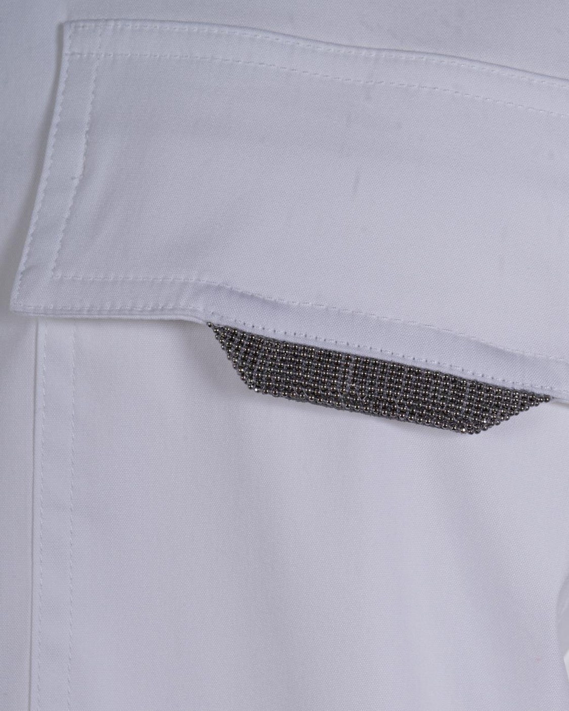 shop BRUNELLO CUCINELLI  Camicia: Brunello Cucinelli camicia in popeline di cotone stretch con Shiny Flap Detail.
Chiusura con cannoncino e bottoni in madreperla.
Colletto classico.
Taschino su petto.
Polsini con un bottone in madreperla.
Decorazione in monile Nickel-free.
Composizione: 72% COTONE, 23% POLIAMMIDE, 5% ELASTAN.
Fabbricato in Italia.. M0091MY516-C159 number 5856217